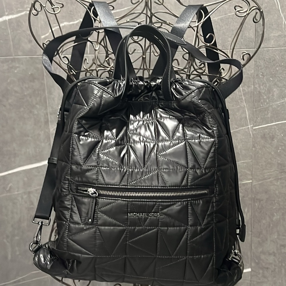 Michael Kors NWT WINNIE QUILTED BACKPACK - DK021. Very unique, black beauty